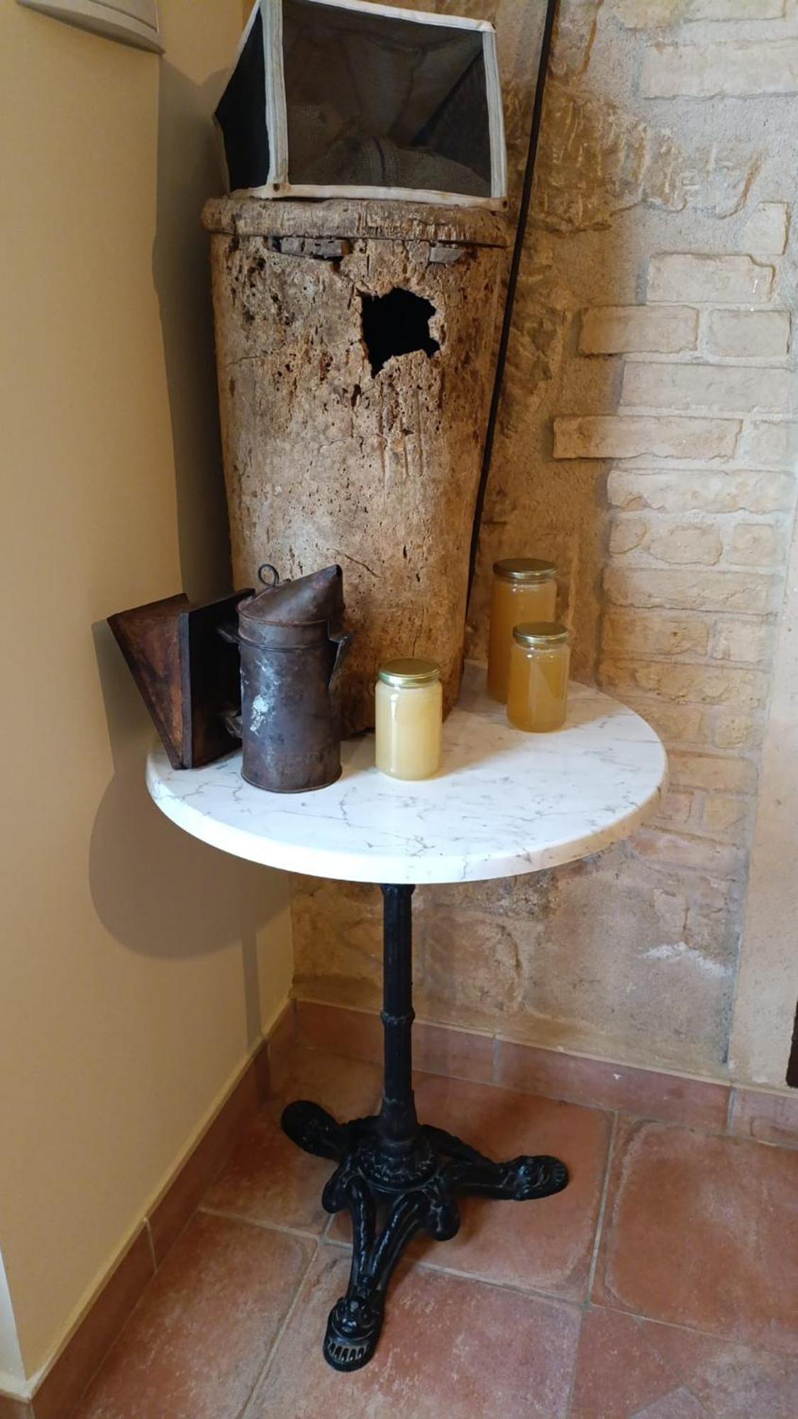 Apartamentos La Venta Del Rome Horta de Sant Joan Bagian luar foto
